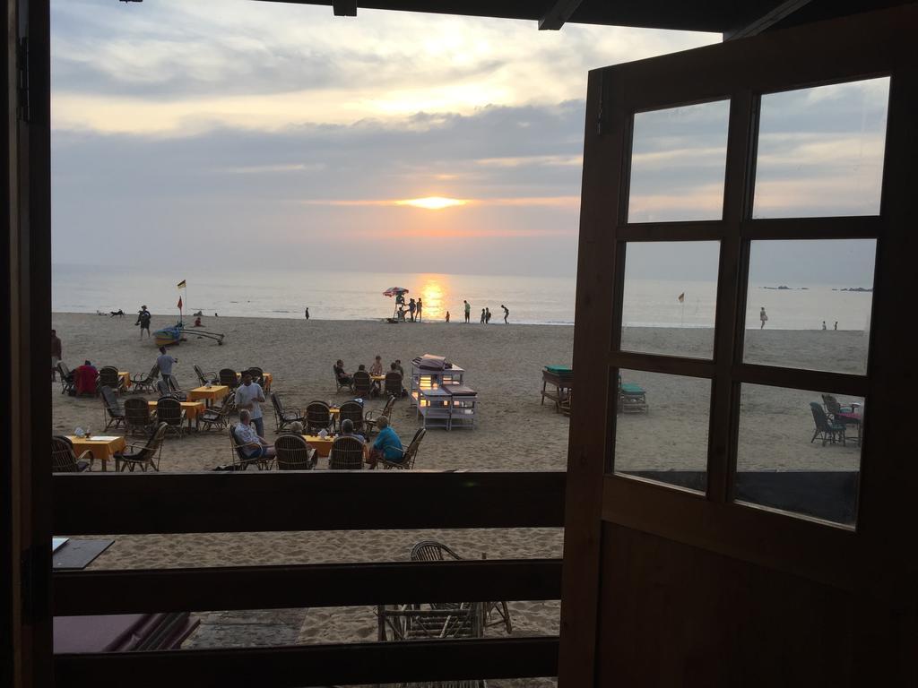 ราวนด์คิวบ์ แพตเนม Hotel Patnem Beach ภายนอก รูปภาพ