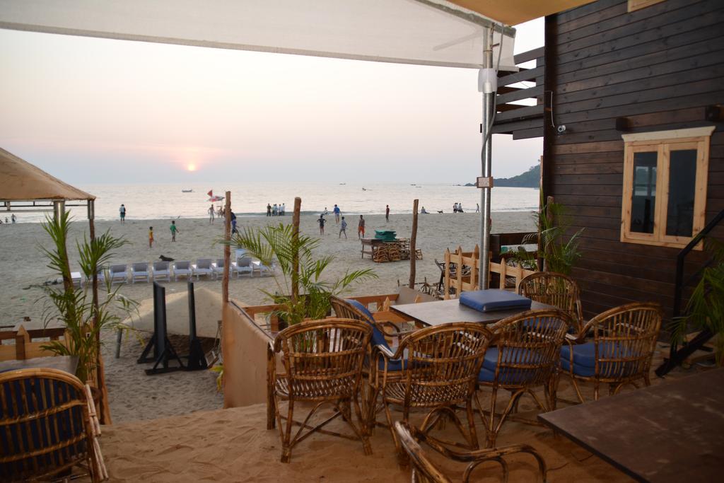 ราวนด์คิวบ์ แพตเนม Hotel Patnem Beach ภายนอก รูปภาพ