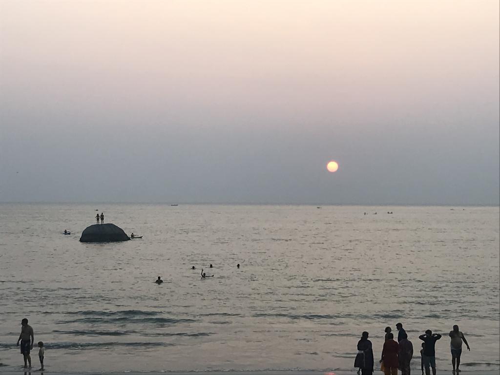 ราวนด์คิวบ์ แพตเนม Hotel Patnem Beach ภายนอก รูปภาพ