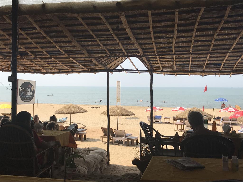 ราวนด์คิวบ์ แพตเนม Hotel Patnem Beach ภายนอก รูปภาพ