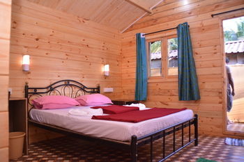 ราวนด์คิวบ์ แพตเนม Hotel Patnem Beach ภายนอก รูปภาพ