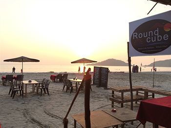 ราวนด์คิวบ์ แพตเนม Hotel Patnem Beach ภายนอก รูปภาพ