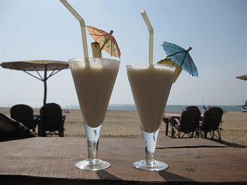 ราวนด์คิวบ์ แพตเนม Hotel Patnem Beach ภายนอก รูปภาพ