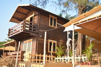 ราวนด์คิวบ์ แพตเนม Hotel Patnem Beach ภายนอก รูปภาพ